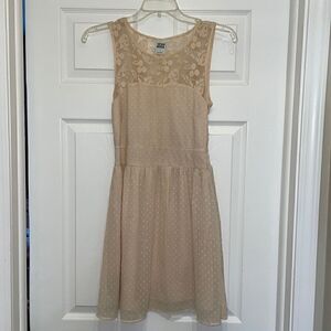 ✨Vero Moda Blush Feja SL Swiss Dot & Lace Mini Dress